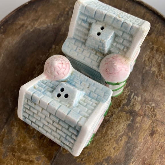 Vintage 1980s Ron Gordon Designs Ceramic Victorian House Salt & Pepper Shakers - Picture 3 of 7